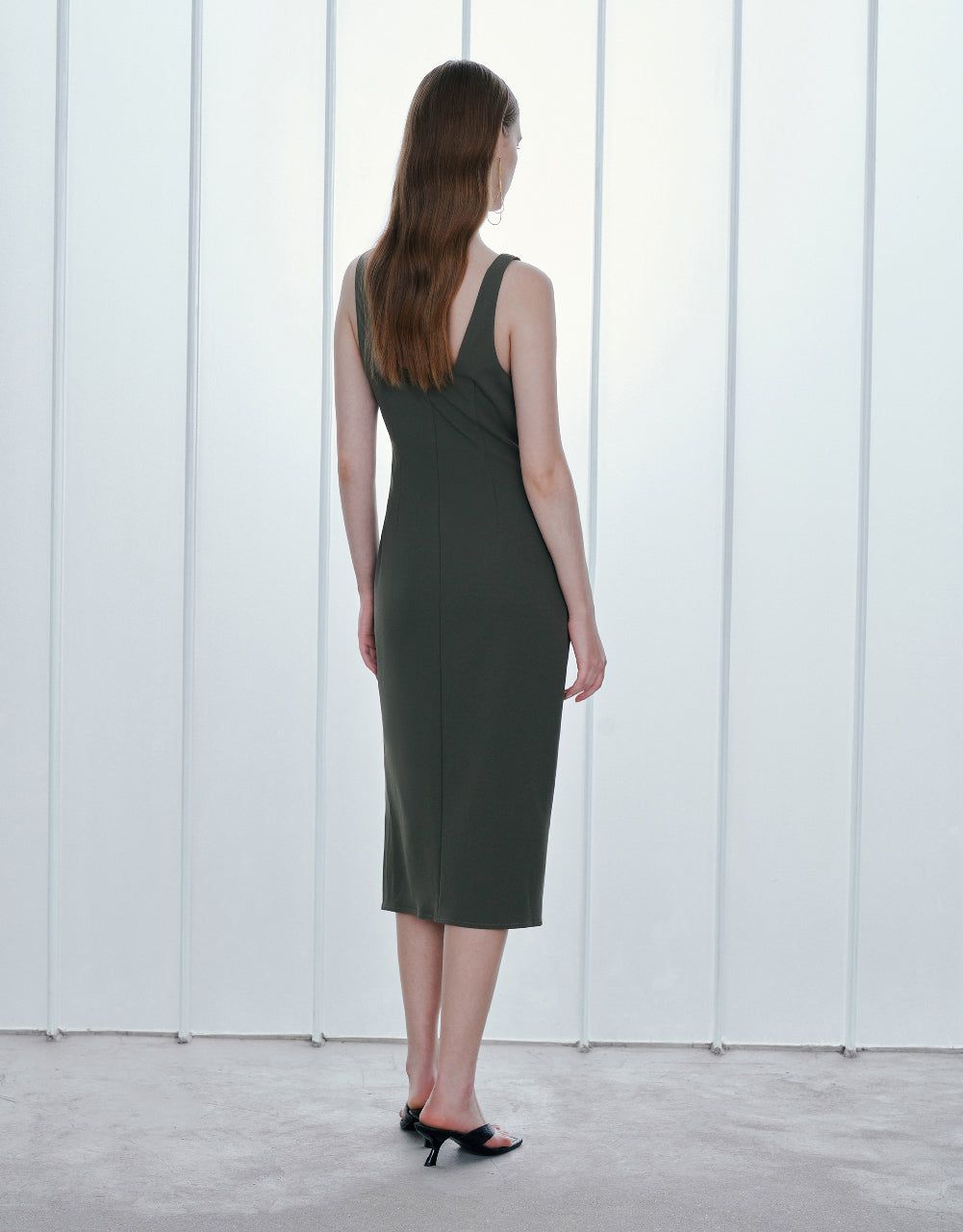 Ruched Sleeveless Straight Dress sold by Urban Revivo product image thumbnail 4