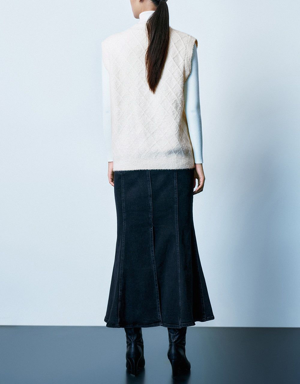 Tweed Crew Neck Knitted Vest sold by Urban Revivo product image thumbnail 4