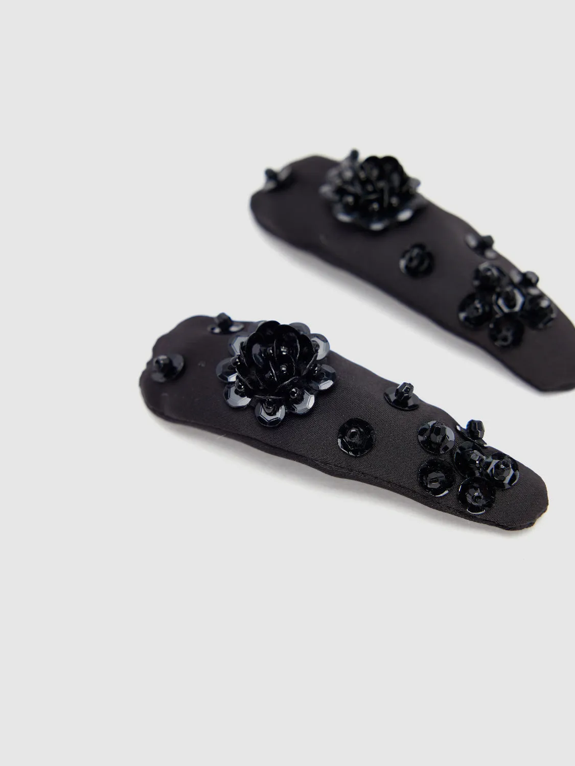 Flower Décor Hair Clip sold by Urban Revivo product image thumbnail 3