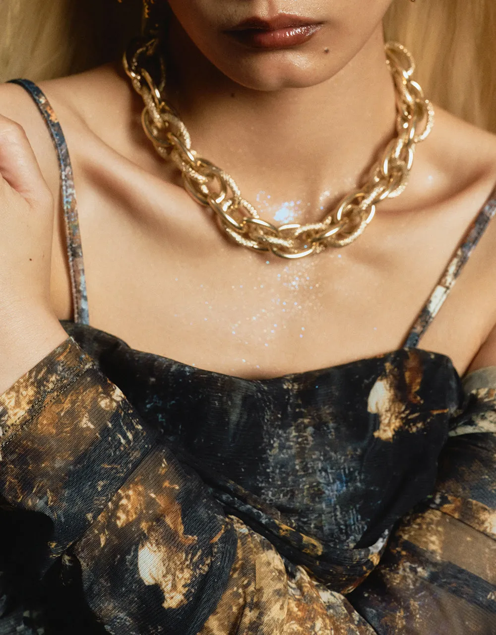 Printed Off-Shoulder Skinny T-Shirt sold by Urban Revivo product image thumbnail 4