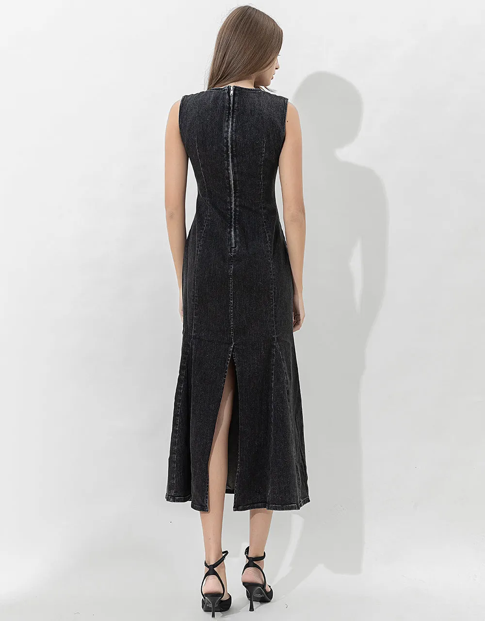 Sleeveless U Neck Denim A-Line Dress sold by Urban Revivo product image thumbnail 3