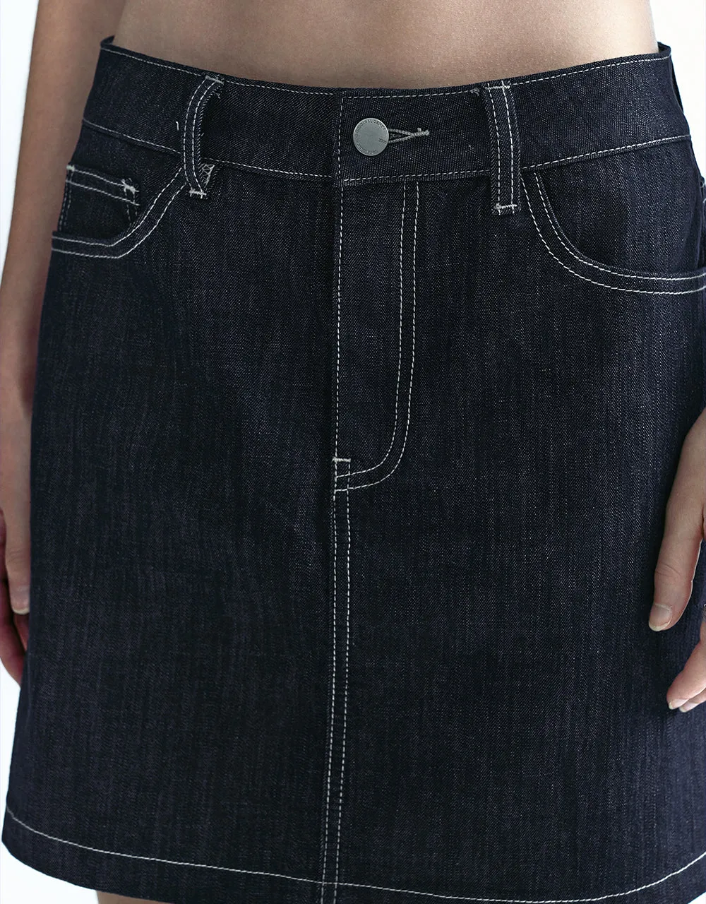 Mini Straight Denim Skirt sold by Urban Revivo product image thumbnail 5