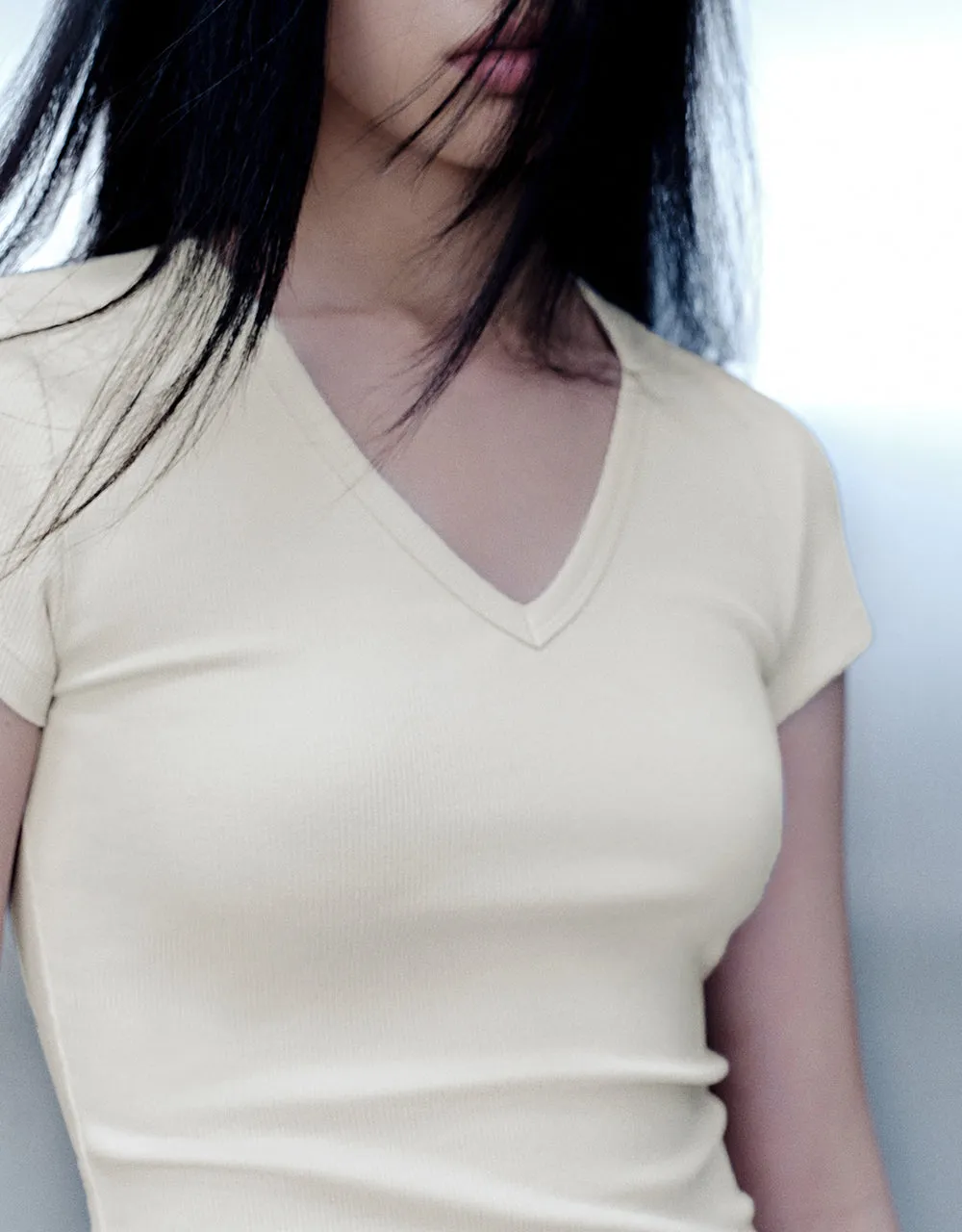 Skinny V-Neck Knitted T-Shirt sold by Urban Revivo product image thumbnail 4