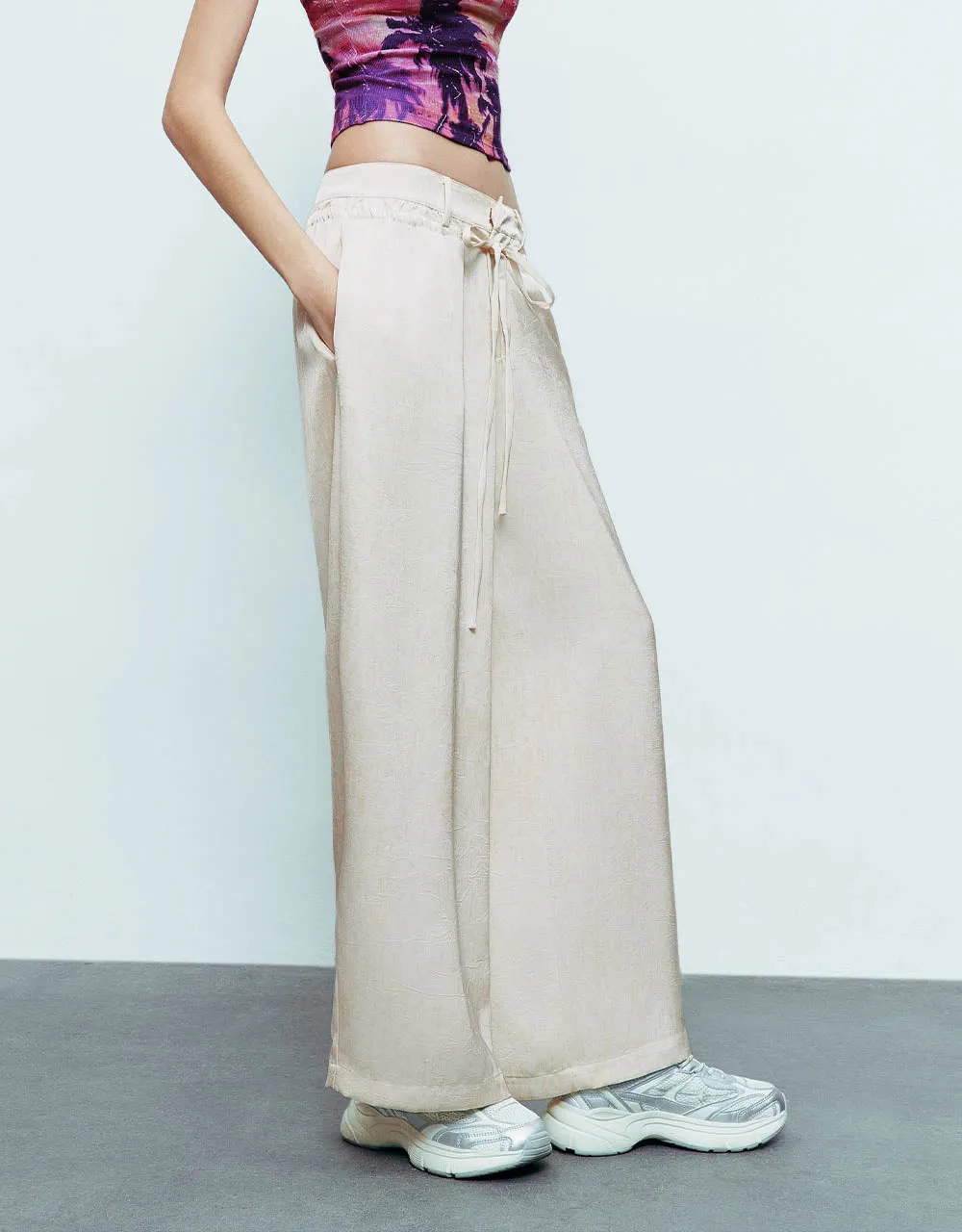 Straight Pants sold by Urban Revivo product image thumbnail 4