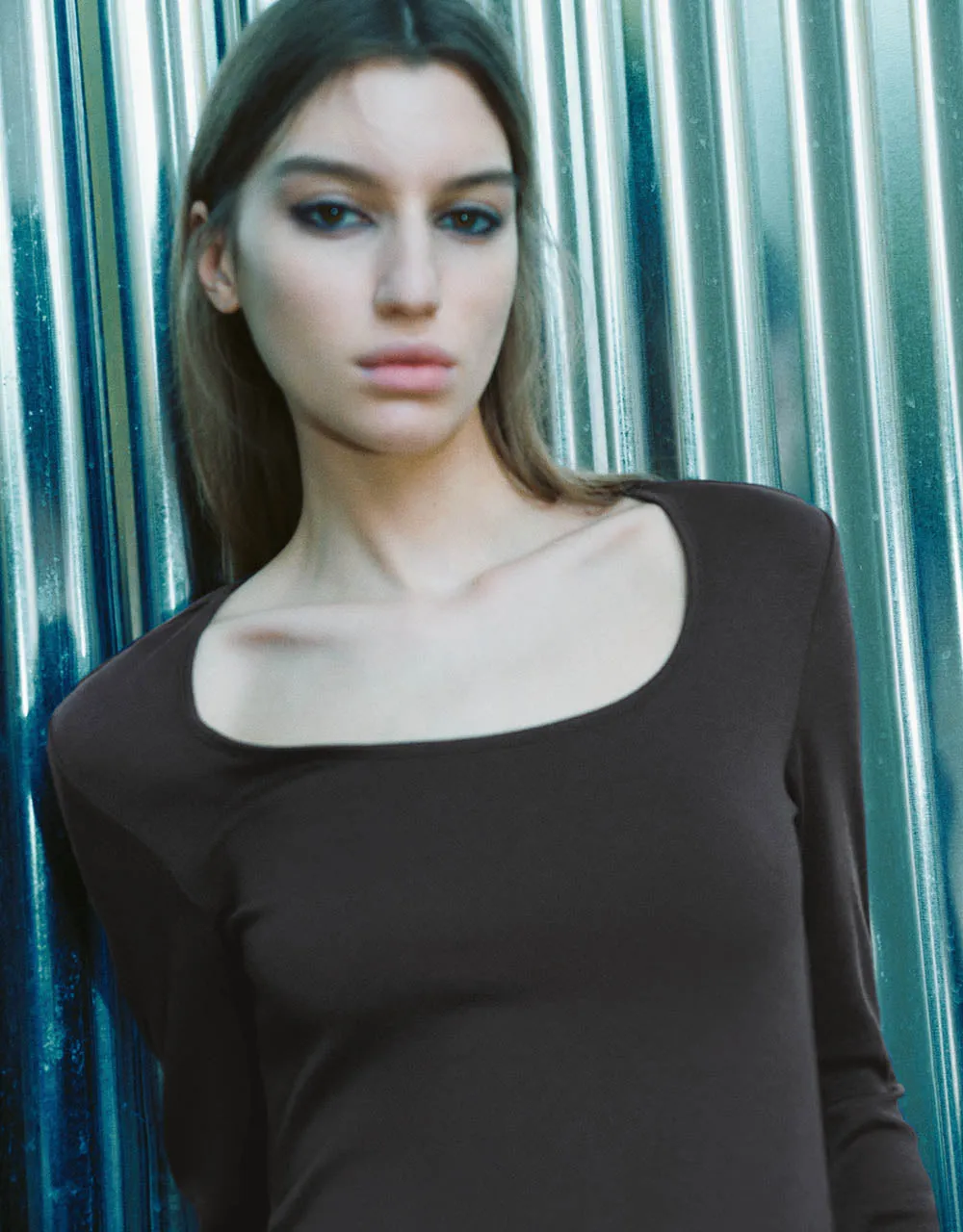 U Neck Knitted T-Shirt sold by Urban Revivo product image thumbnail 4