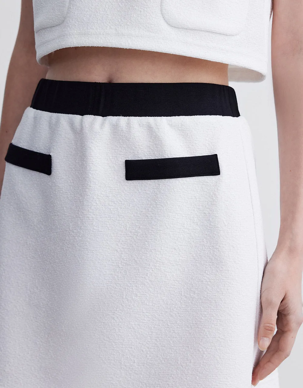 Contrast Trim Mini Skirt sold by Urban Revivo product image thumbnail 3