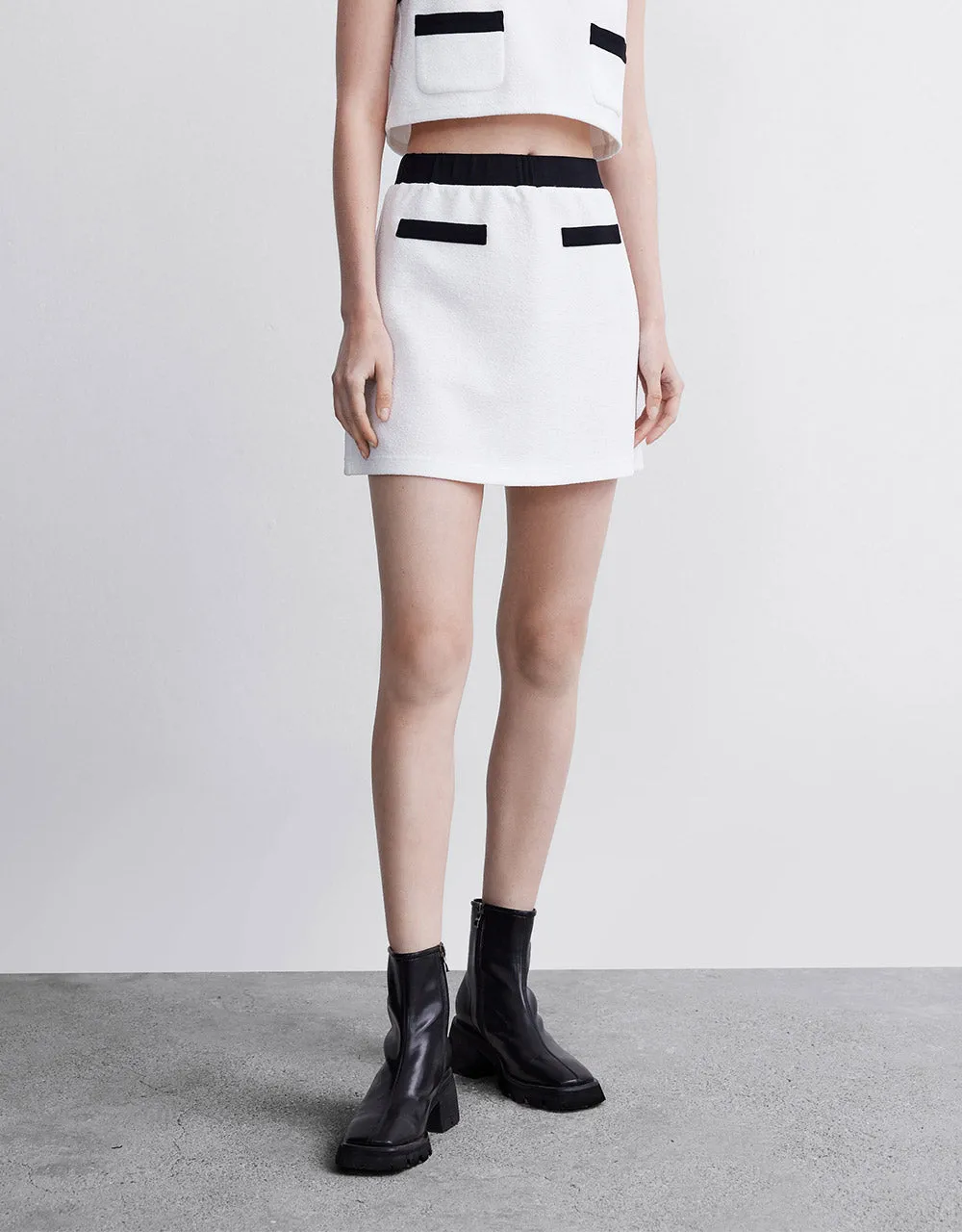 Contrast Trim Mini Skirt sold by Urban Revivo product image thumbnail 5