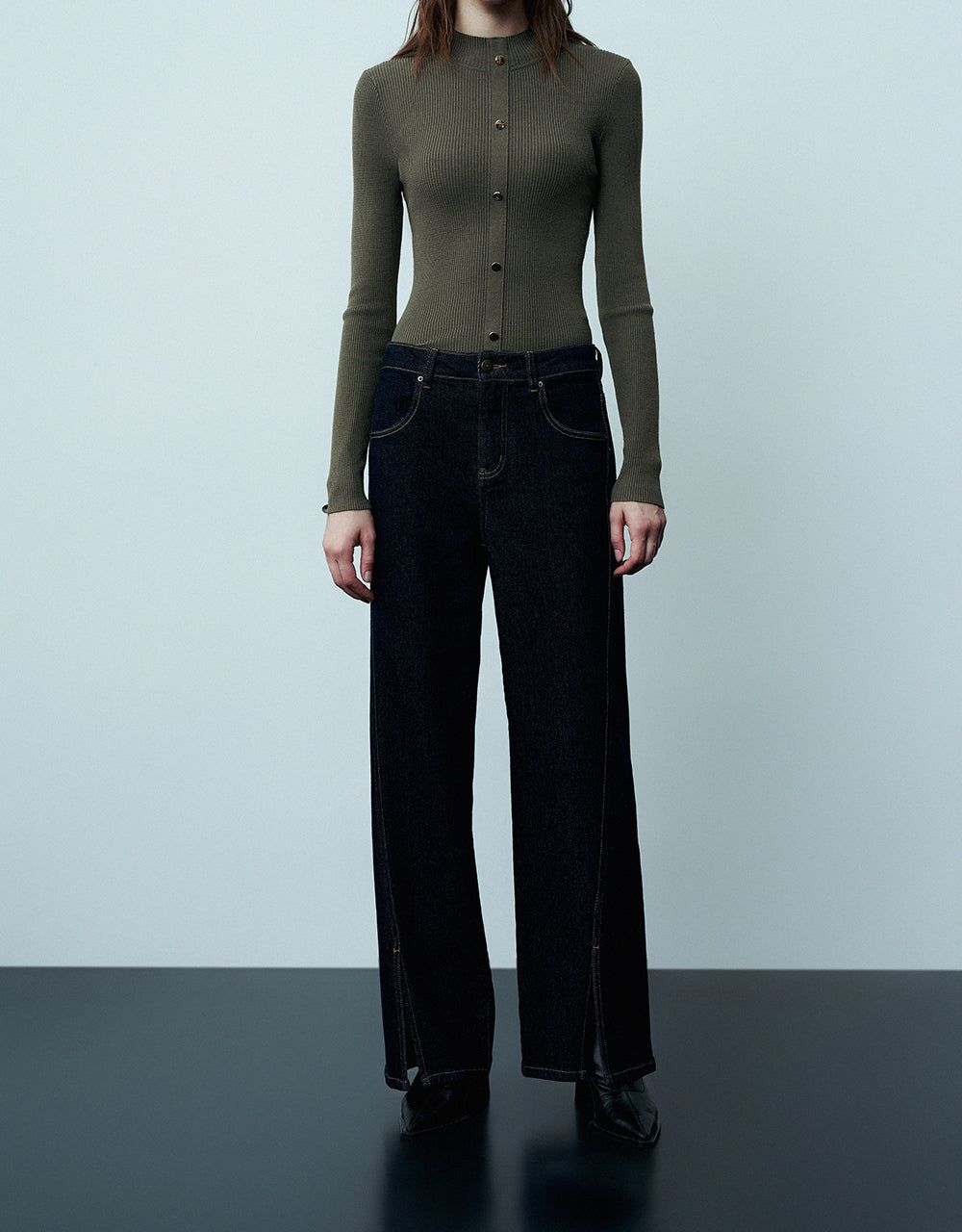 Split Hem Wide-Leg Jeans sold by Urban Revivo product image thumbnail 2