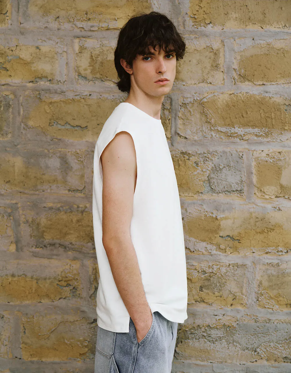 Crew Neck Loose Tank Top sold by Urban Revivo product image thumbnail 2