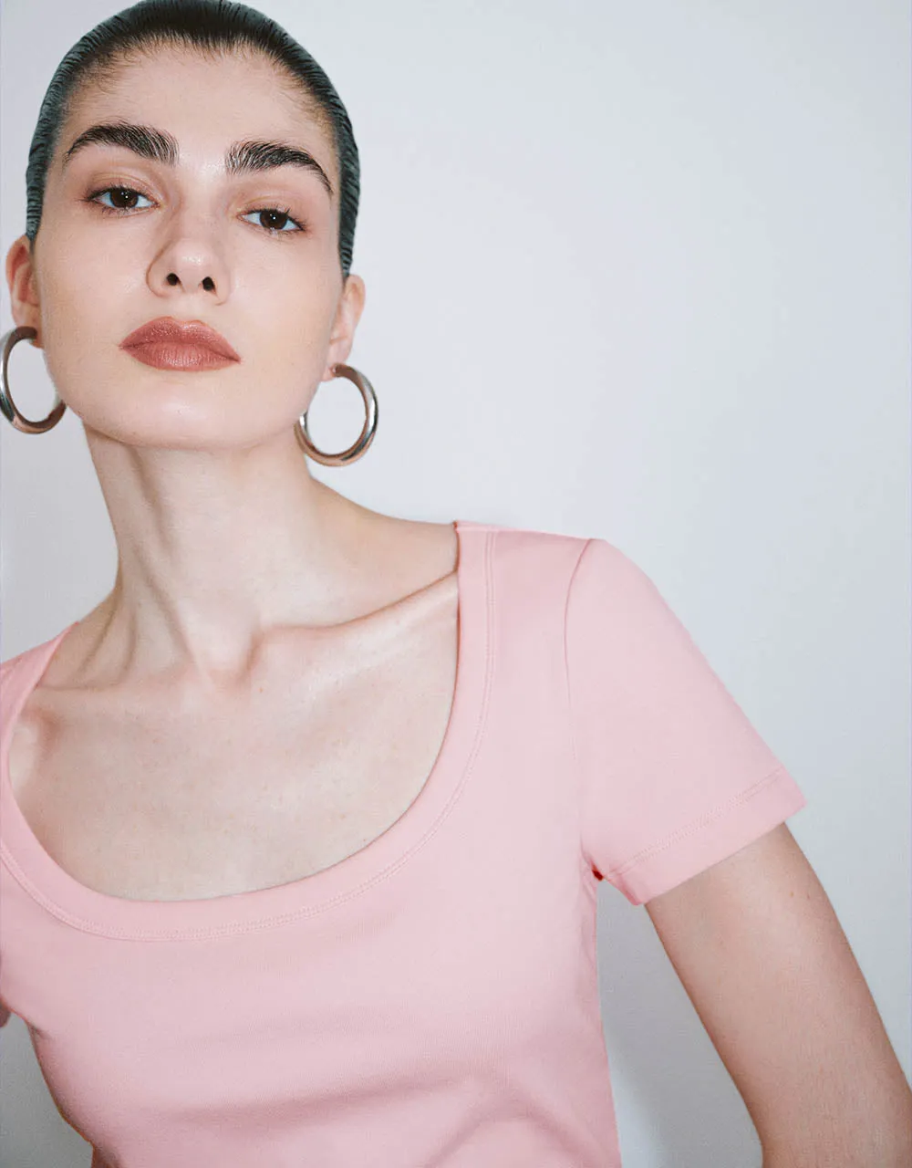 U Neck Knitted Skinny T-Shirt sold by Urban Revivo product image thumbnail 4