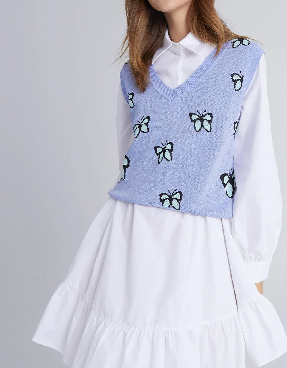 Butterfly Jacquard V Neck Sweater Vest sold by Urban Revivo product image thumbnail 2