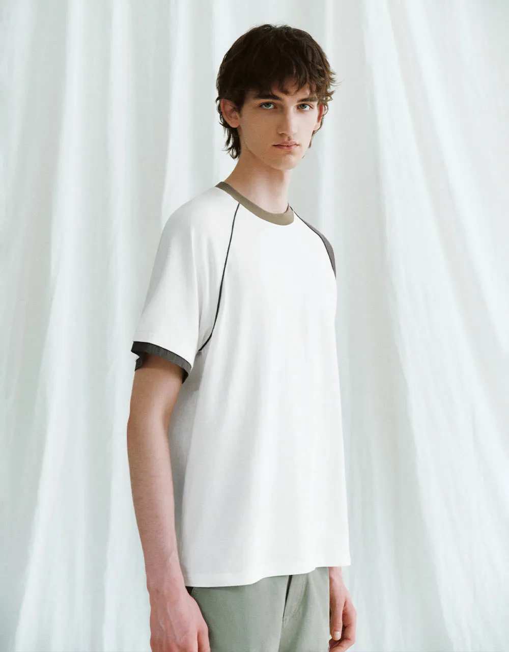 Two Toned Crew Neck Loose T-Shirt sold by Urban Revivo product image thumbnail 3