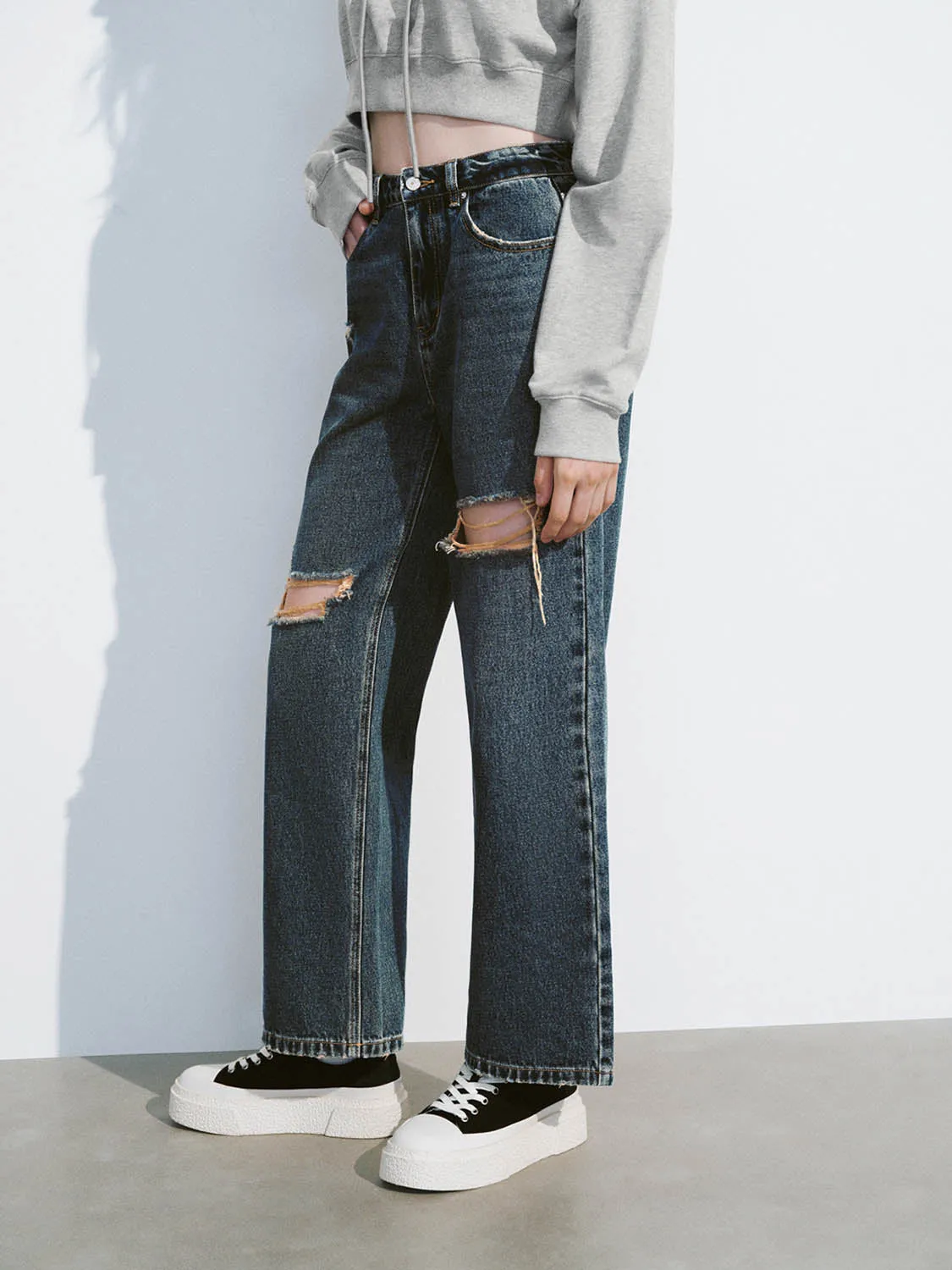 Ripped Wide-Leg Jeans sold by Urban Revivo product image thumbnail 3