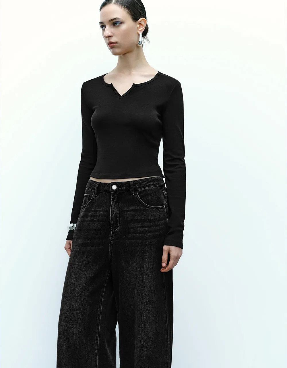 Notch Neck Skinny T-Shirt sold by Urban Revivo product image thumbnail 3