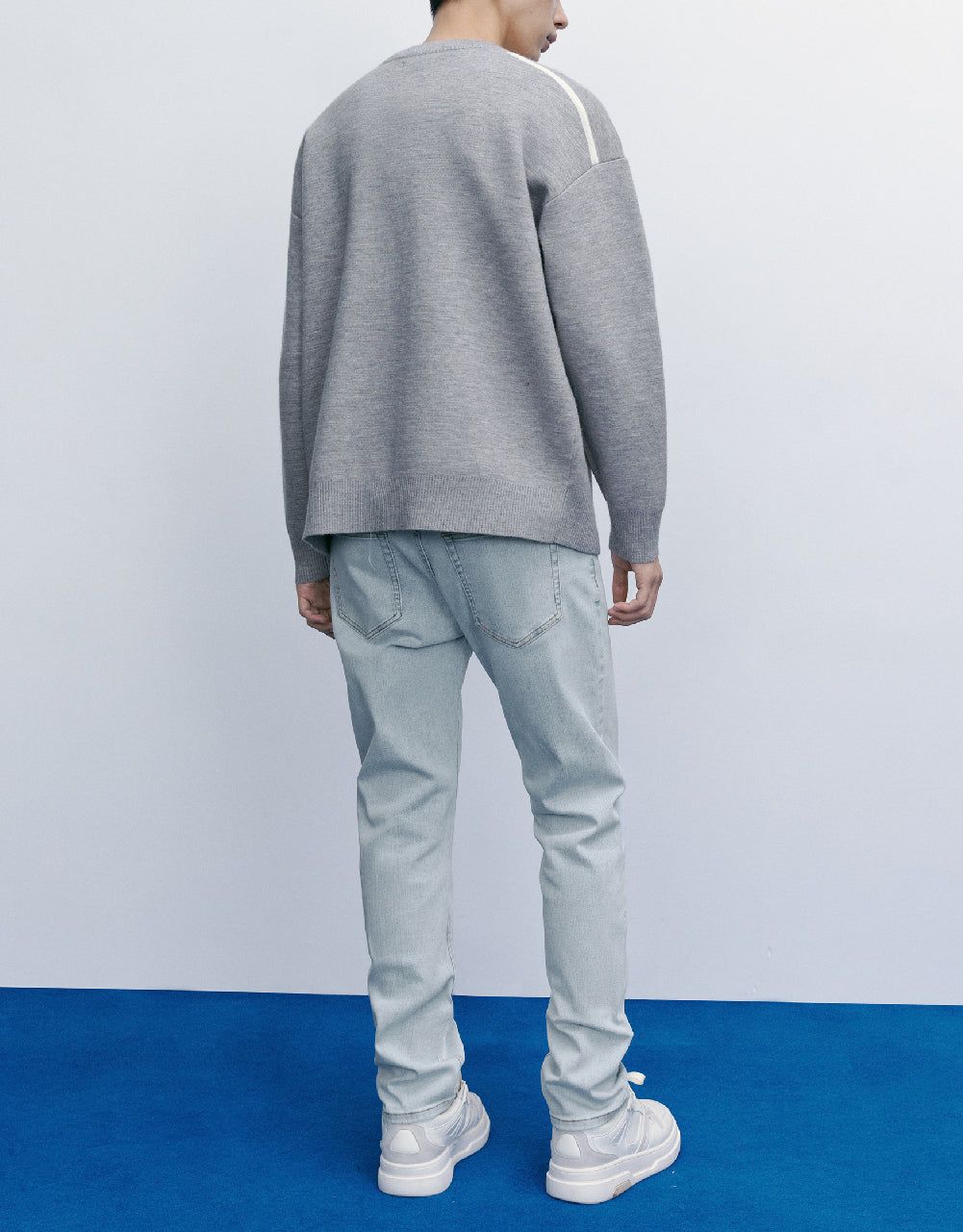 Drop Shoulder Sleeve V-Neck Knitted Cardigan sold by Urban Revivo product image thumbnail 4