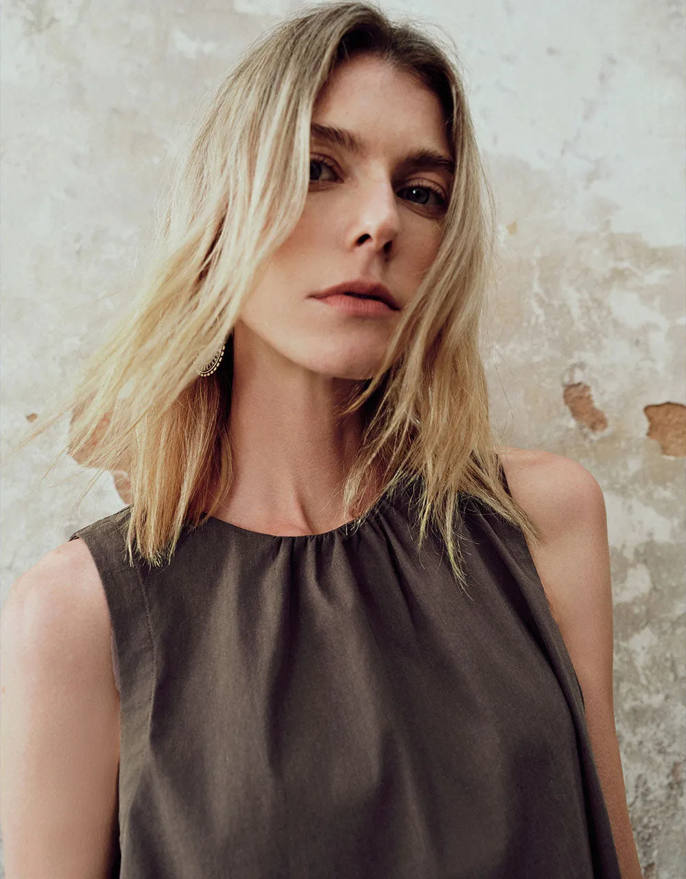 Crew Neck Tank Top sold by Urban Revivo product image thumbnail 4