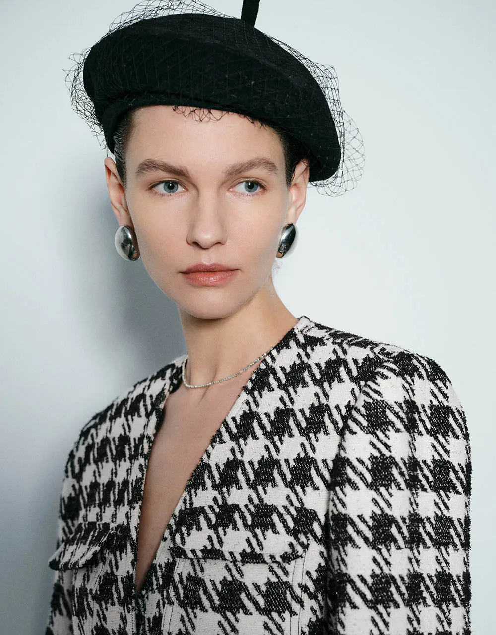 Houndstooth V-Neck Denim Jacket sold by Urban Revivo product image thumbnail 4