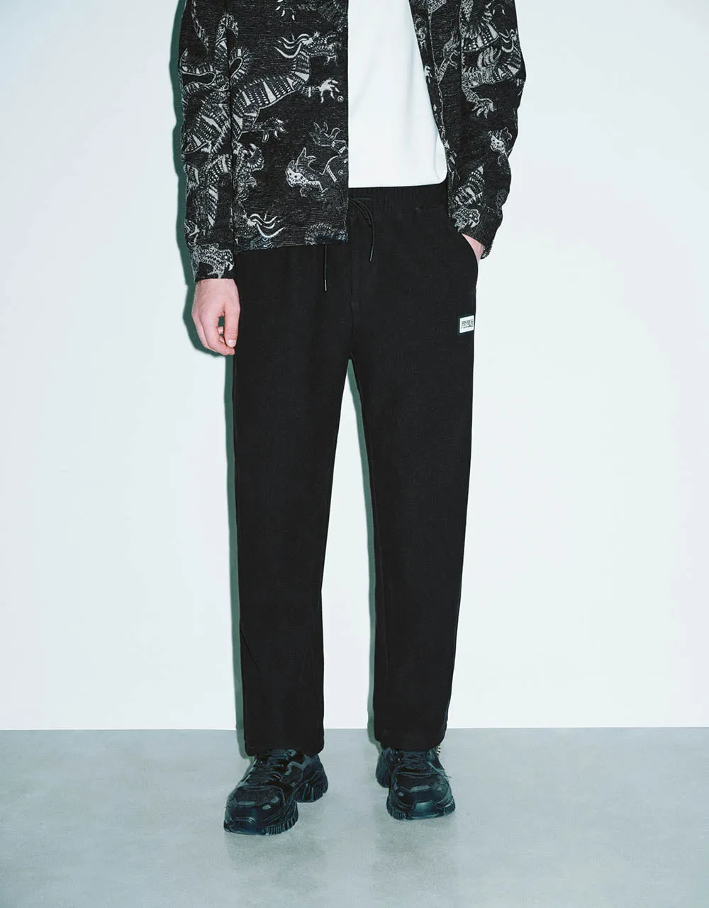 Drawstring Waist Knitted Straight Pants sold by Urban Revivo product image thumbnail 2