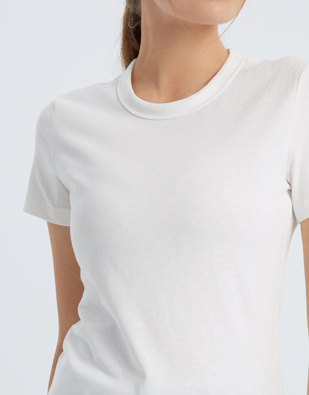 Basic Plain T-Shirt sold by Urban Revivo product image thumbnail 3