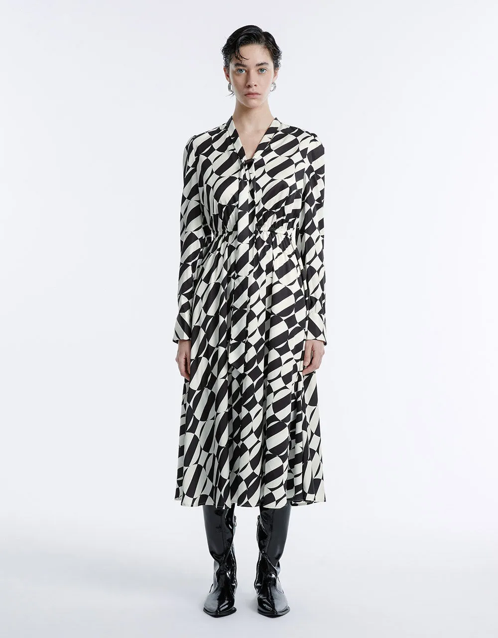 Geometric Print Tie Front Midi Dress sold by Urban Revivo product image thumbnail 5