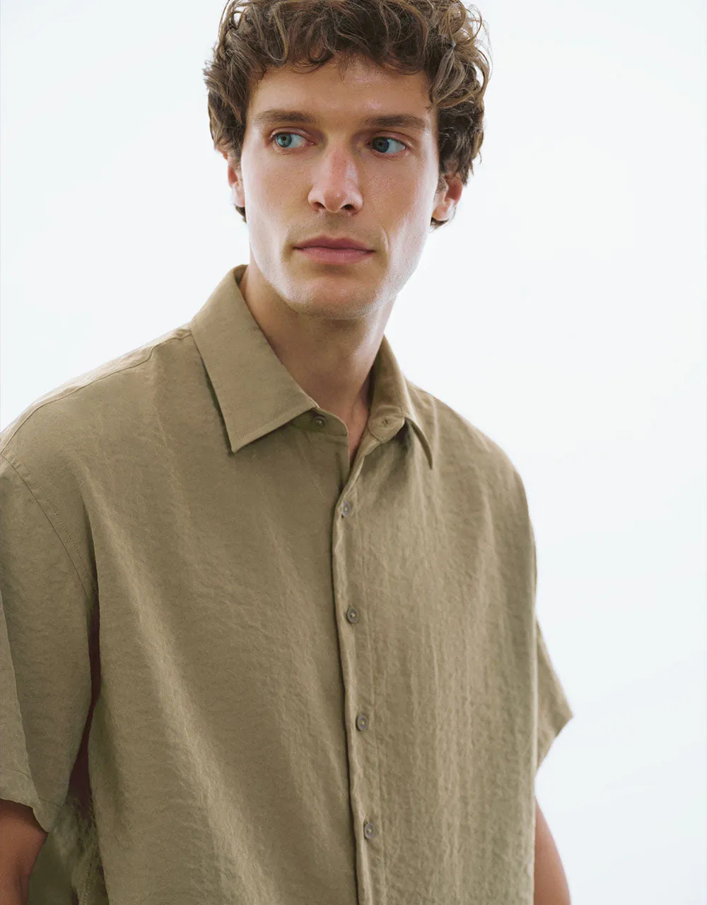 Textured Button Up Loose Shirt sold by Urban Revivo product image thumbnail 4