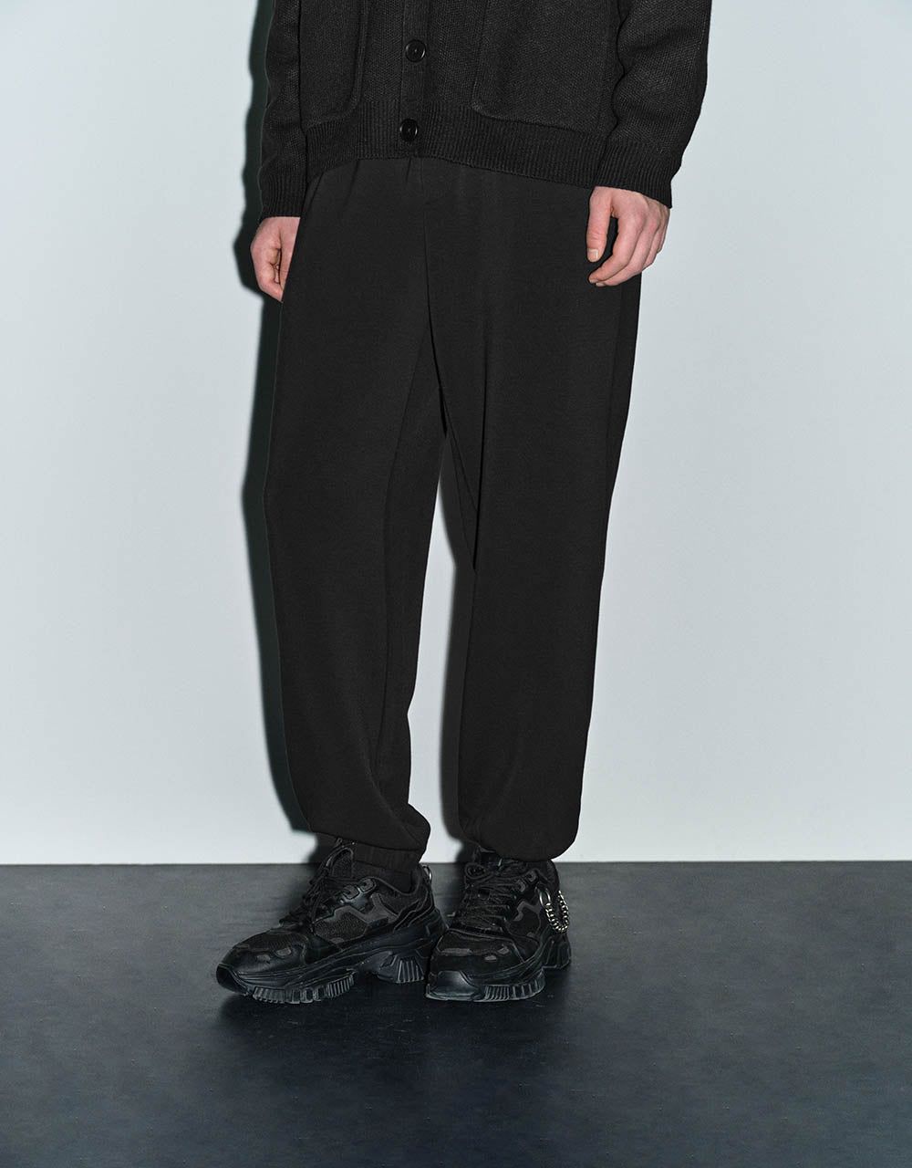 Drawstring Waist Knitted Jogger Pants sold by Urban Revivo product image thumbnail 4