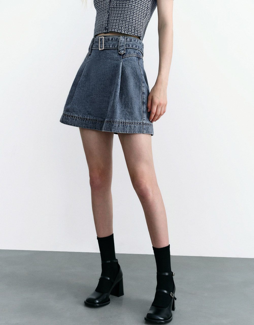 Mini A-Line Denim Skirt sold by Urban Revivo product image thumbnail 4