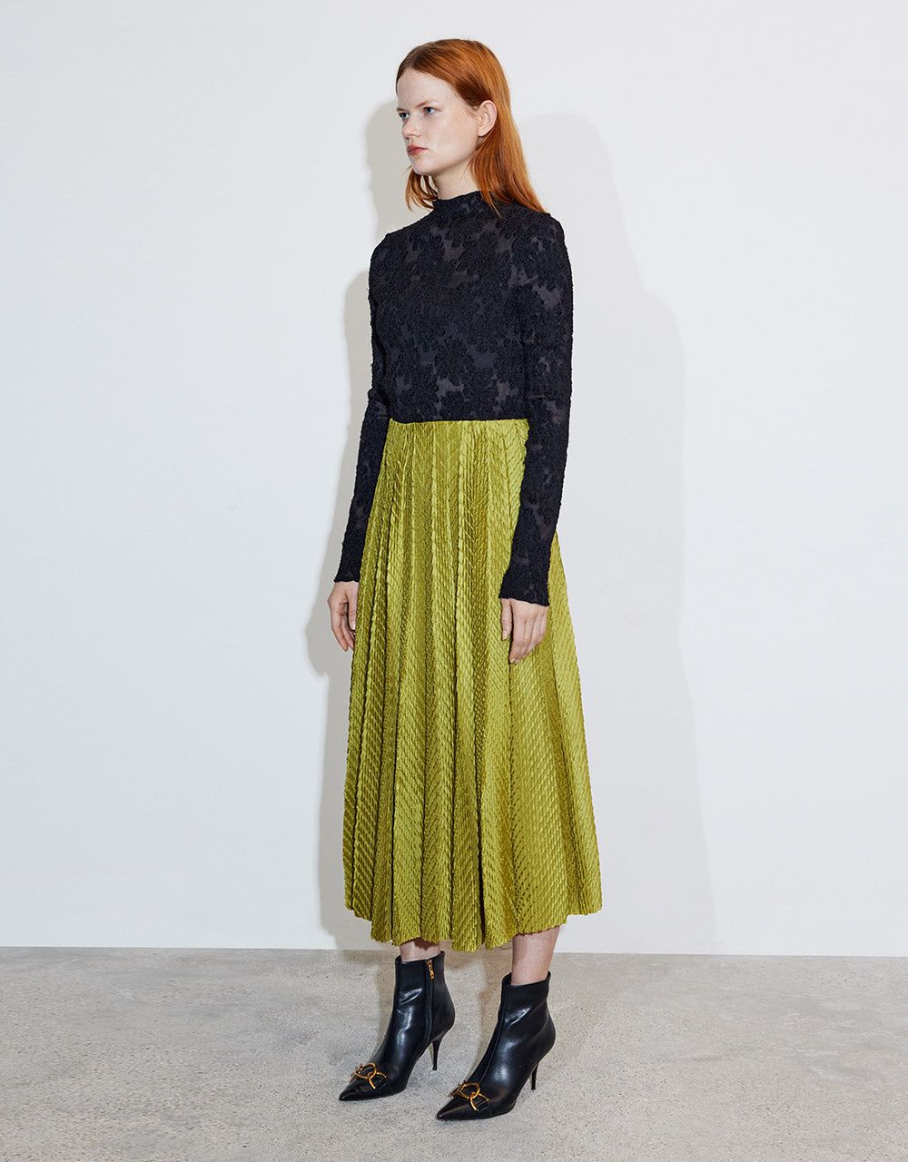 Textured Pleated Maxi Skirt sold by Urban Revivo product image thumbnail 5