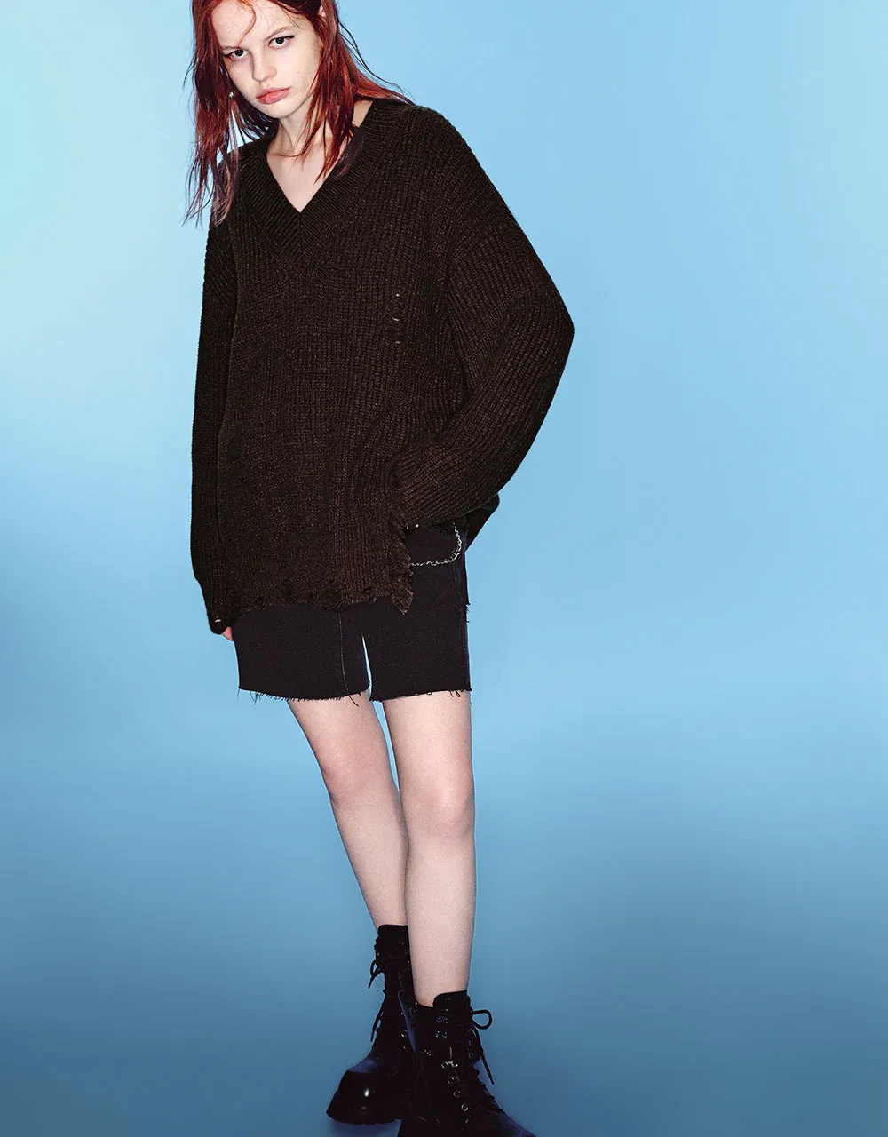 Raw Hem V-Neck Knitted T-Shirt sold by Urban Revivo product image thumbnail 3