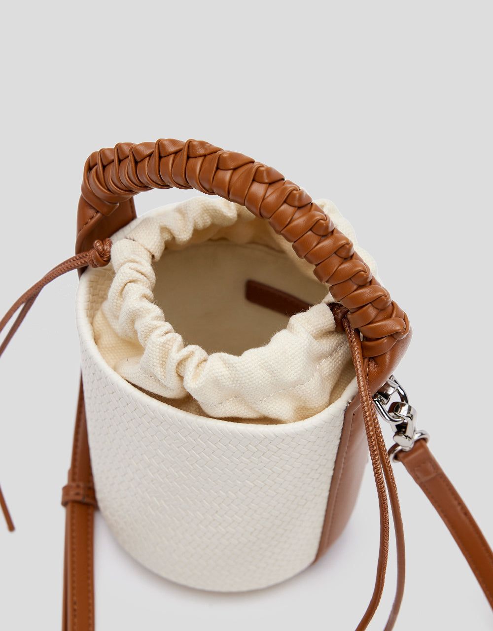 Braided Bucket Bag sold by Urban Revivo product image thumbnail 5