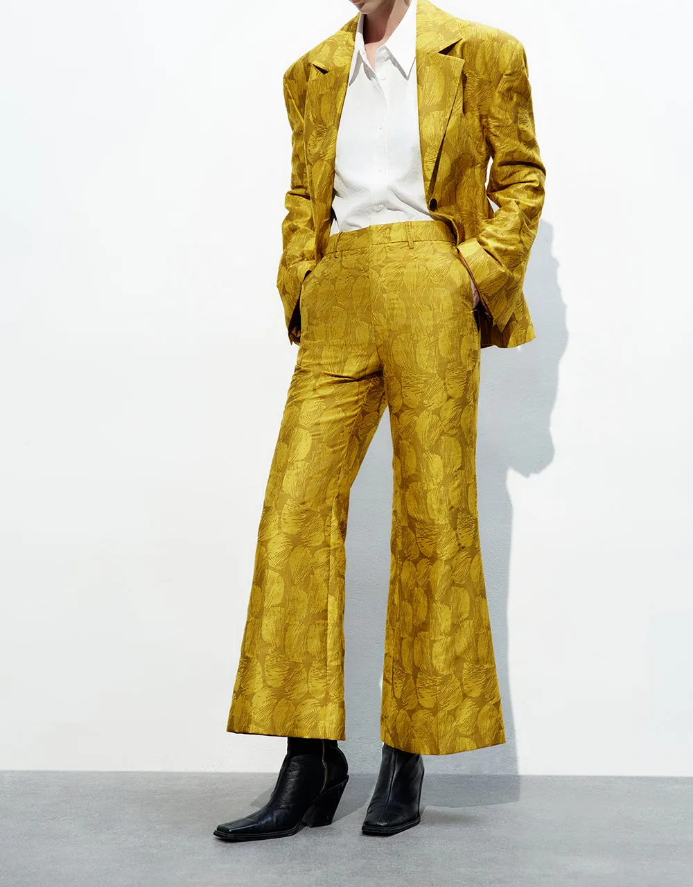 Tailored Printed Flare Pants sold by Urban Revivo product image thumbnail 4