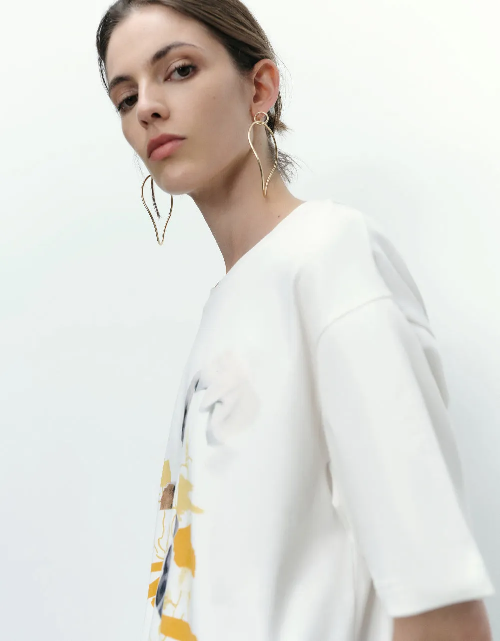 Graphic Crew Neck Straight T-Shirt sold by Urban Revivo product image thumbnail 5