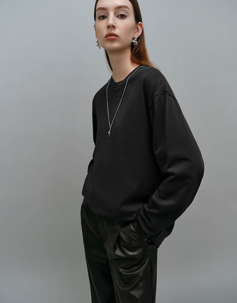 Crew Neck Loose T-Shirt With Necklace sold by Urban Revivo product image thumbnail 3