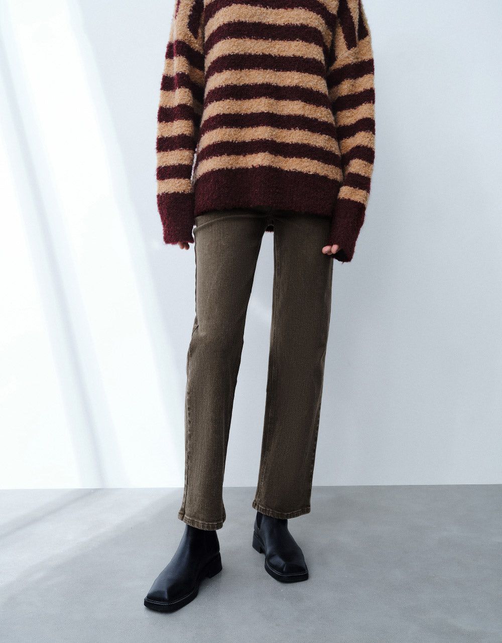 Straight Jeans sold by Urban Revivo product image thumbnail 2