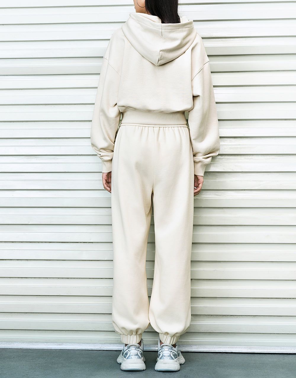 Drop Shoulder Sleeve Hooded Loose Sweatshirt sold by Urban Revivo product image thumbnail 4