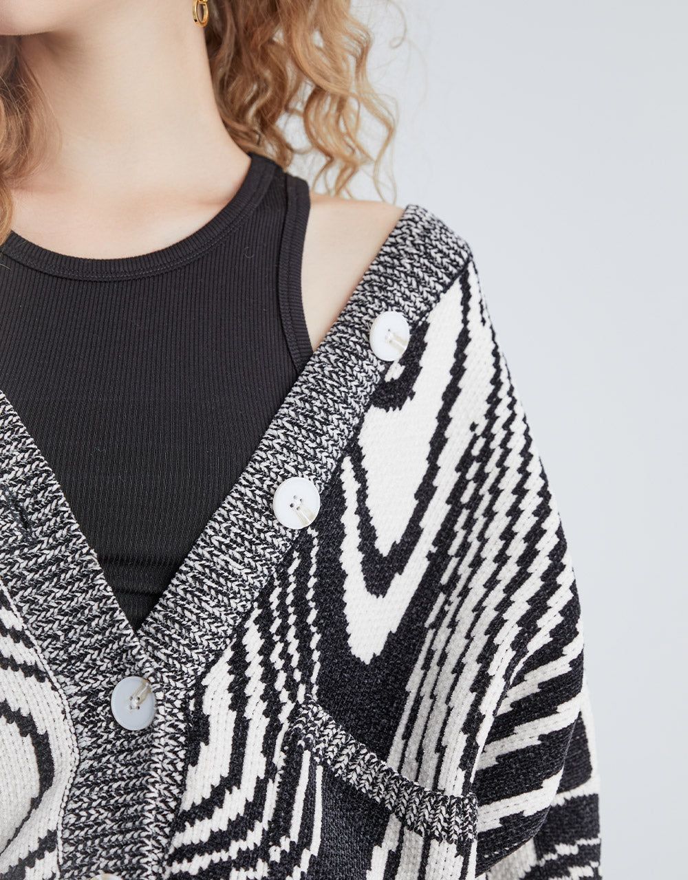 Marble Print Oversized Cardigan sold by Urban Revivo product image thumbnail 3
