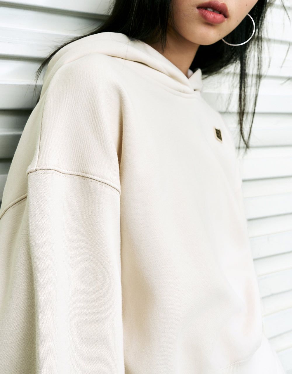 Drop Shoulder Sleeve Hooded Loose Sweatshirt sold by Urban Revivo product image thumbnail 5
