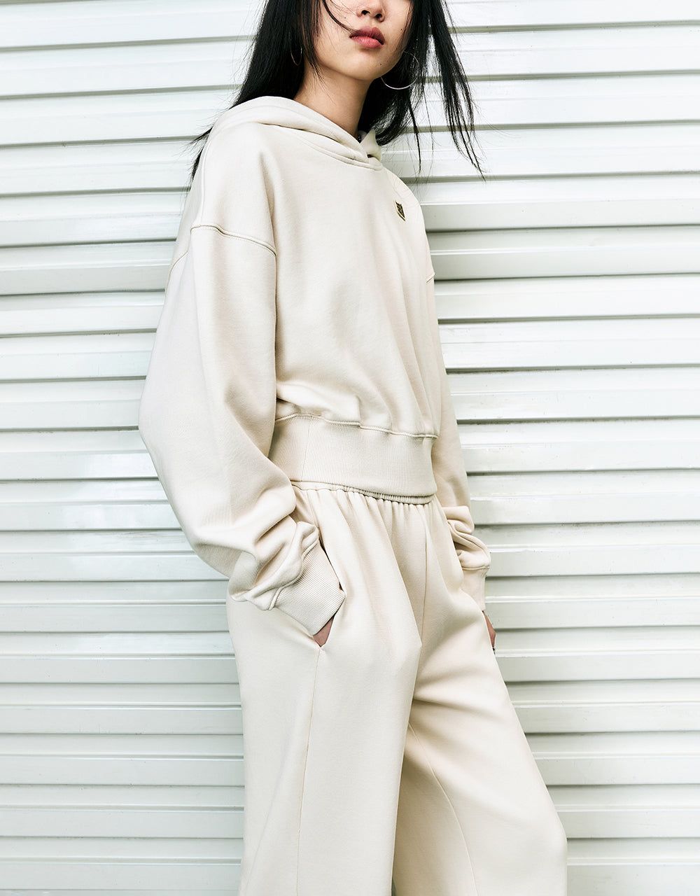 Drop Shoulder Sleeve Hooded Loose Sweatshirt sold by Urban Revivo product image thumbnail 3