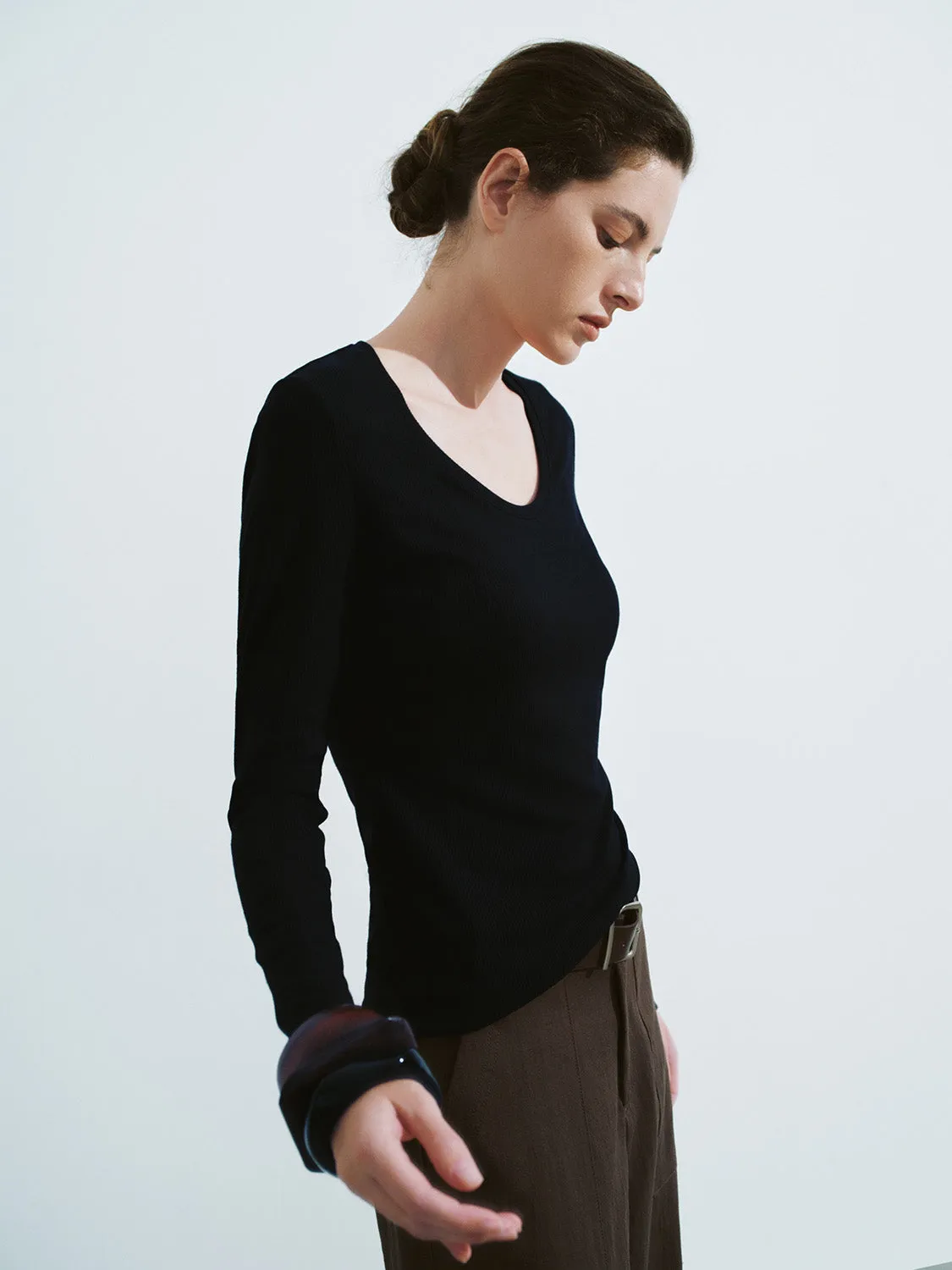 U Neck Skinny T-Shirt sold by Urban Revivo product image thumbnail 3