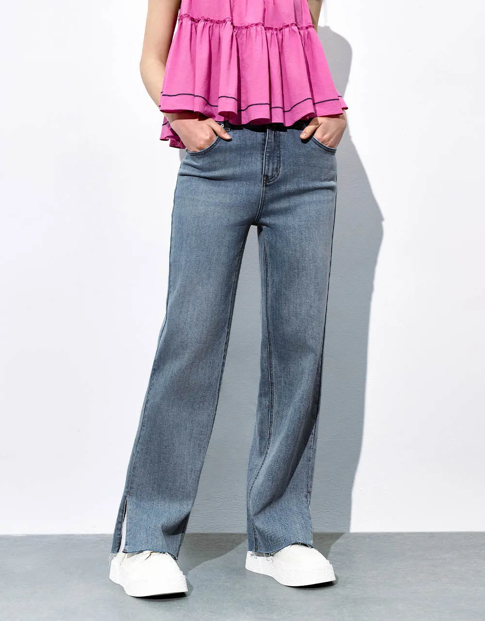 Split Hem Straight Jeans sold by Urban Revivo product image thumbnail 2