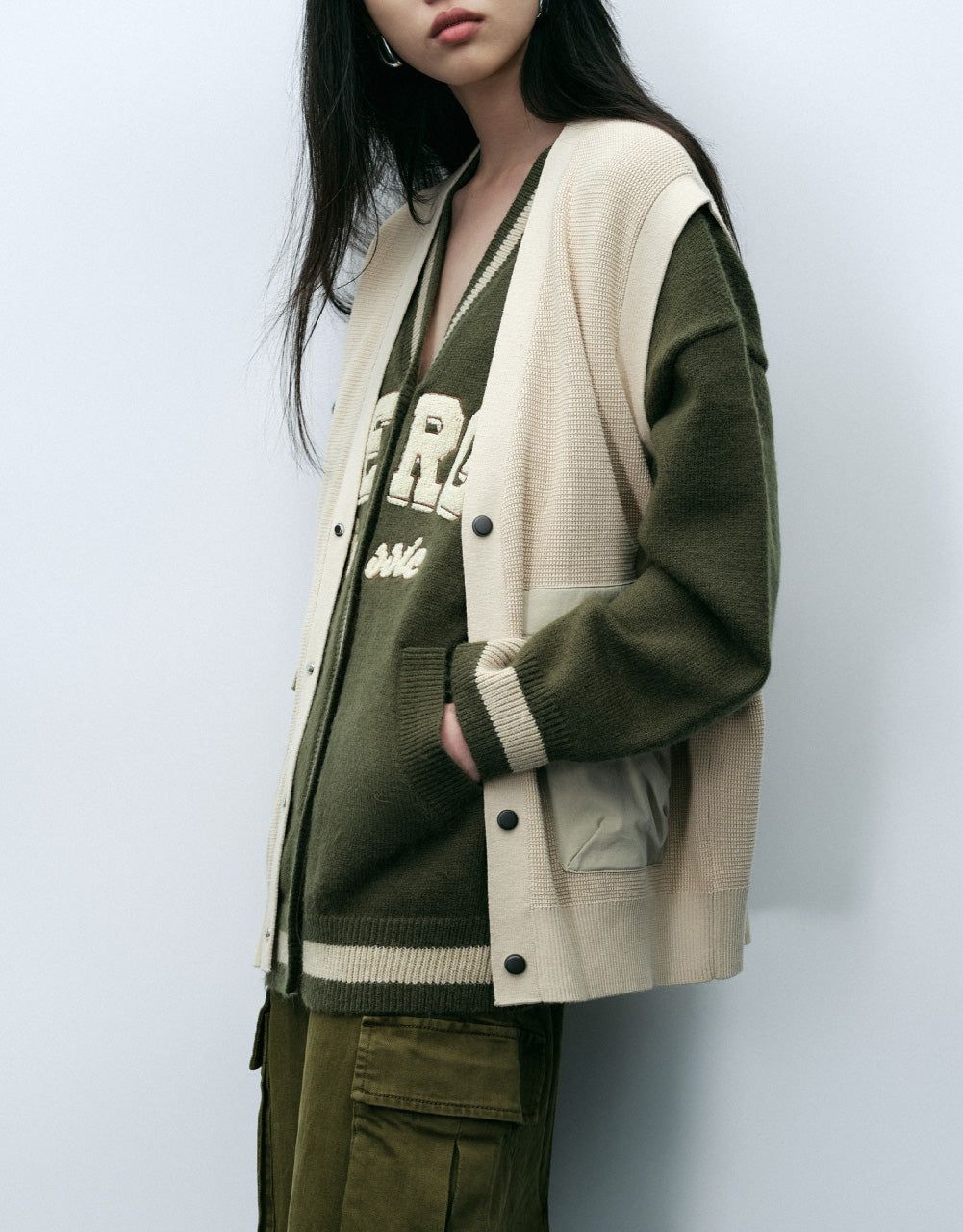Knitted Vest With Pockets sold by Urban Revivo product image thumbnail 3