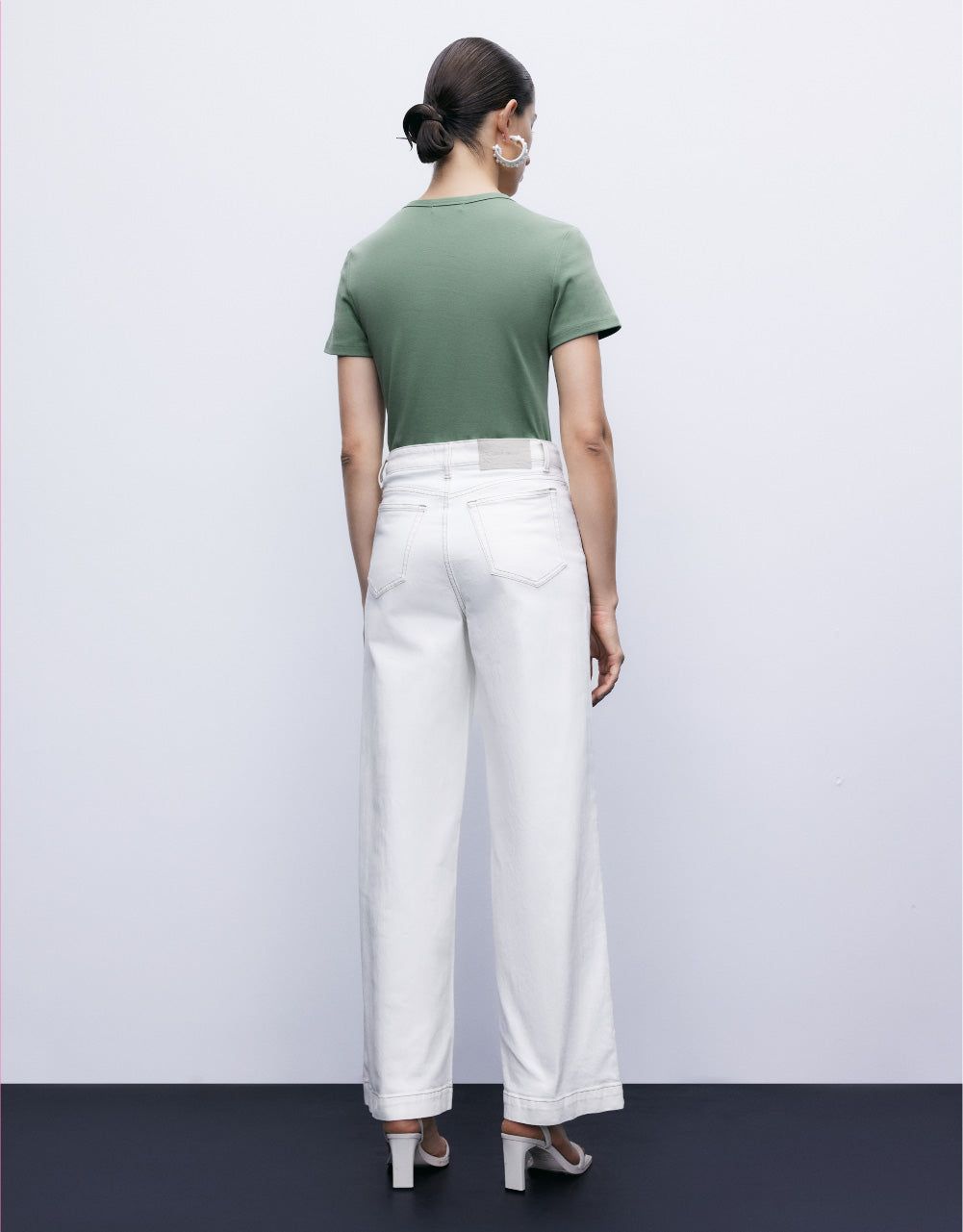 Plain Crew Neck T-Shirt sold by Urban Revivo product image thumbnail 3