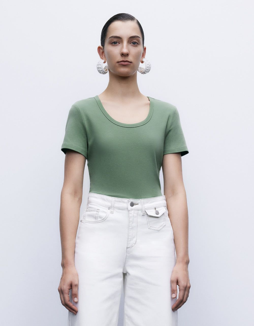 Plain Crew Neck T-Shirt sold by Urban Revivo product image thumbnail 2