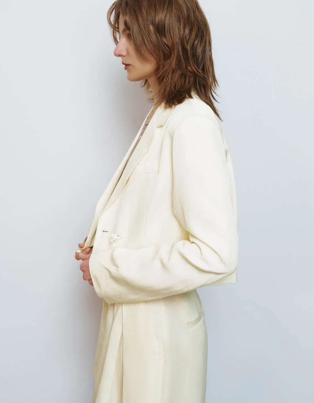 Notch Lapel Cropped Straight Blazer sold by Urban Revivo product image thumbnail 3