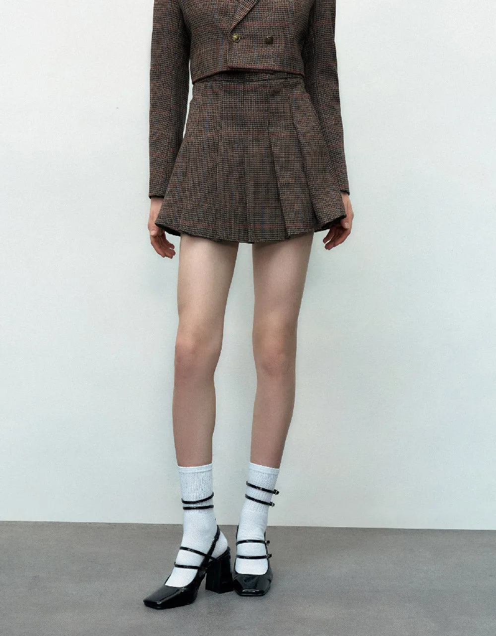 Plaid Pleated Mini A-Line Skirt sold by Urban Revivo product image thumbnail 2