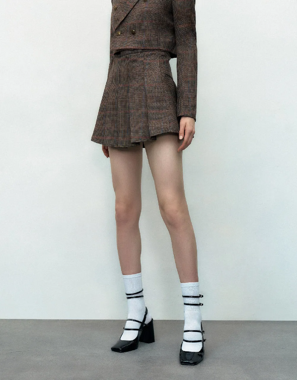 Plaid Pleated Mini A-Line Skirt sold by Urban Revivo product image thumbnail 4