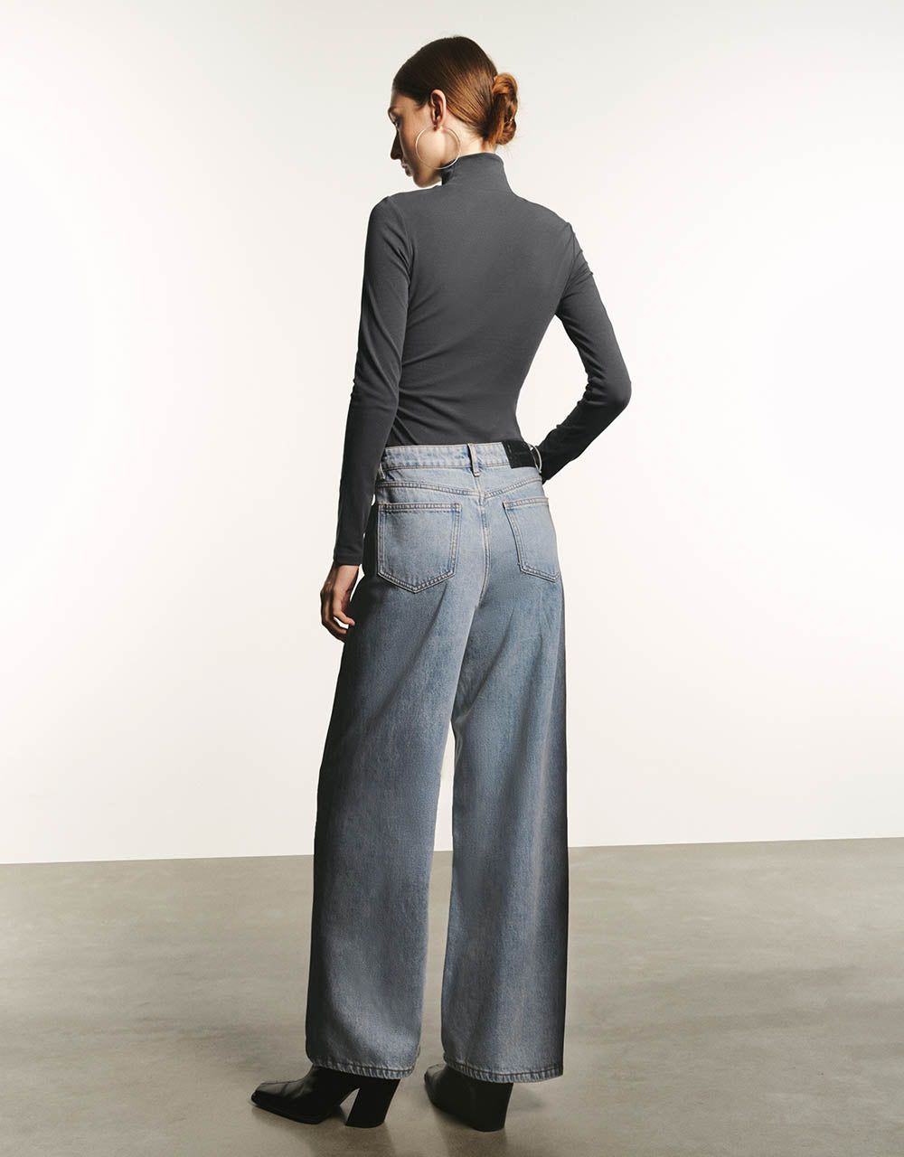 Twist Front Turtle Neck Skinny T-Shirt sold by Urban Revivo product image thumbnail 4