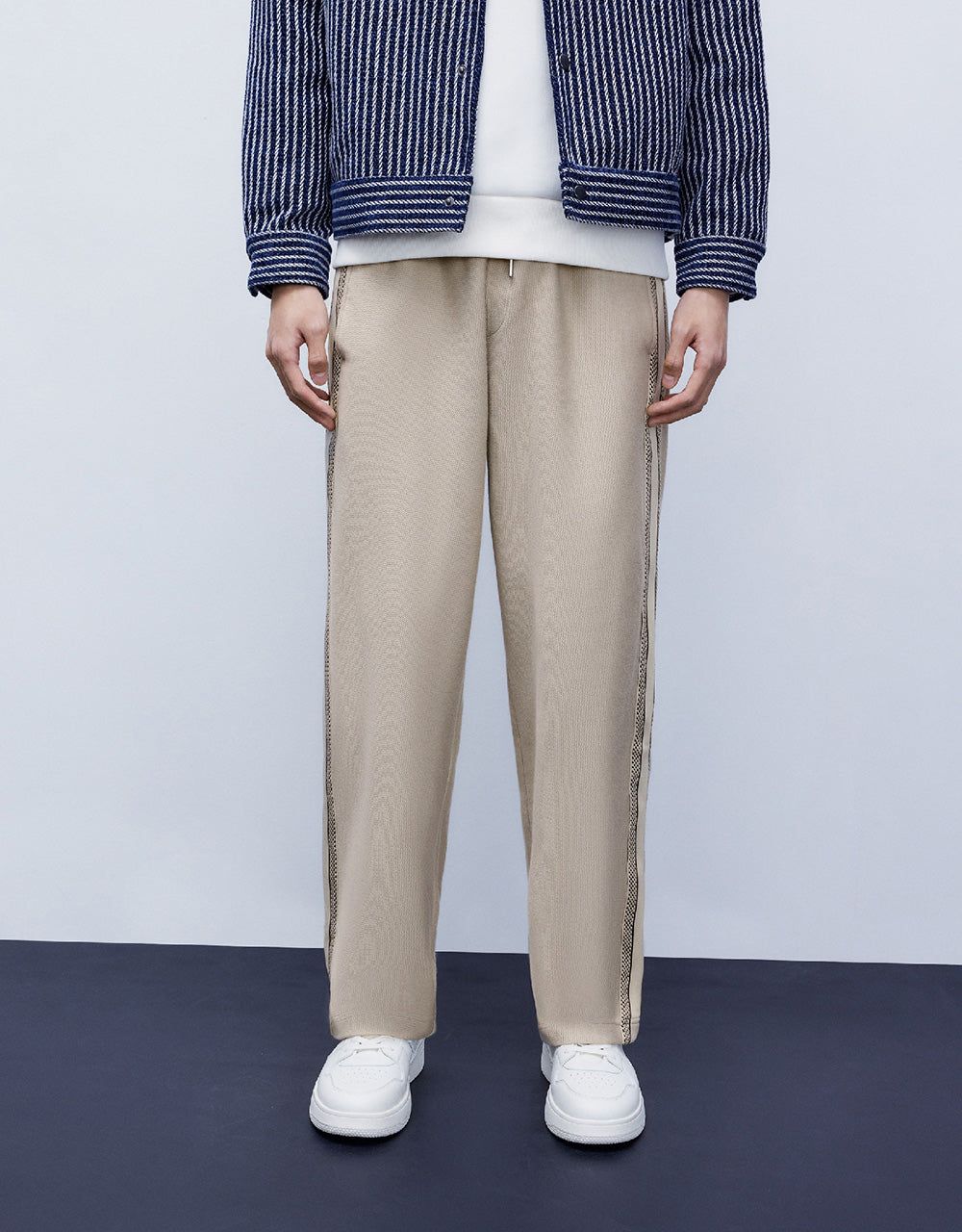 Drawstring Waist Knitted Straight Pants sold by Urban Revivo product image thumbnail 2