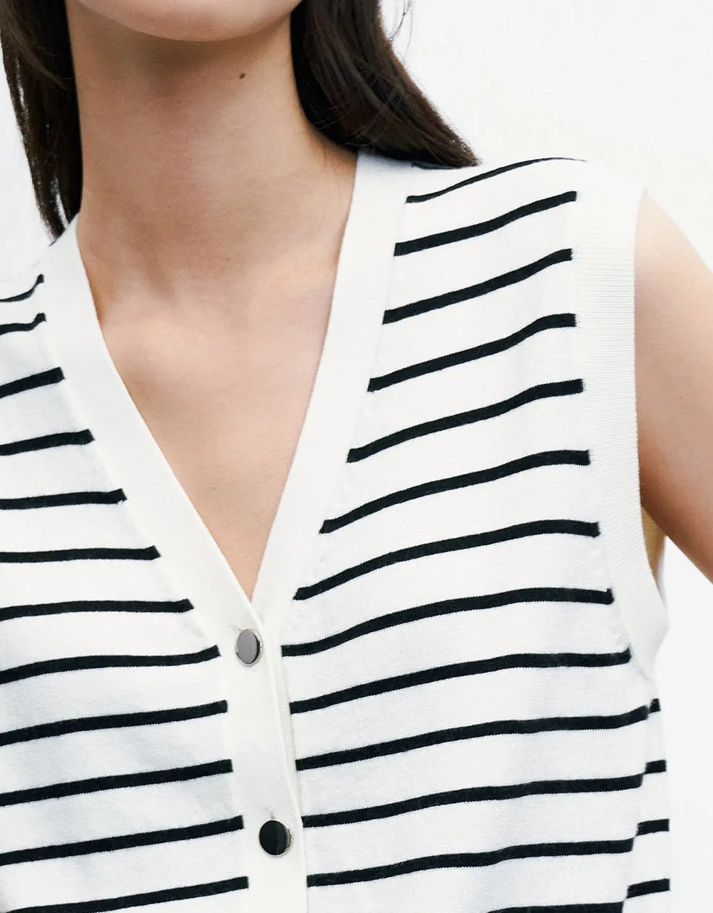 Striped Button Front Vest sold by Urban Revivo product image thumbnail 3