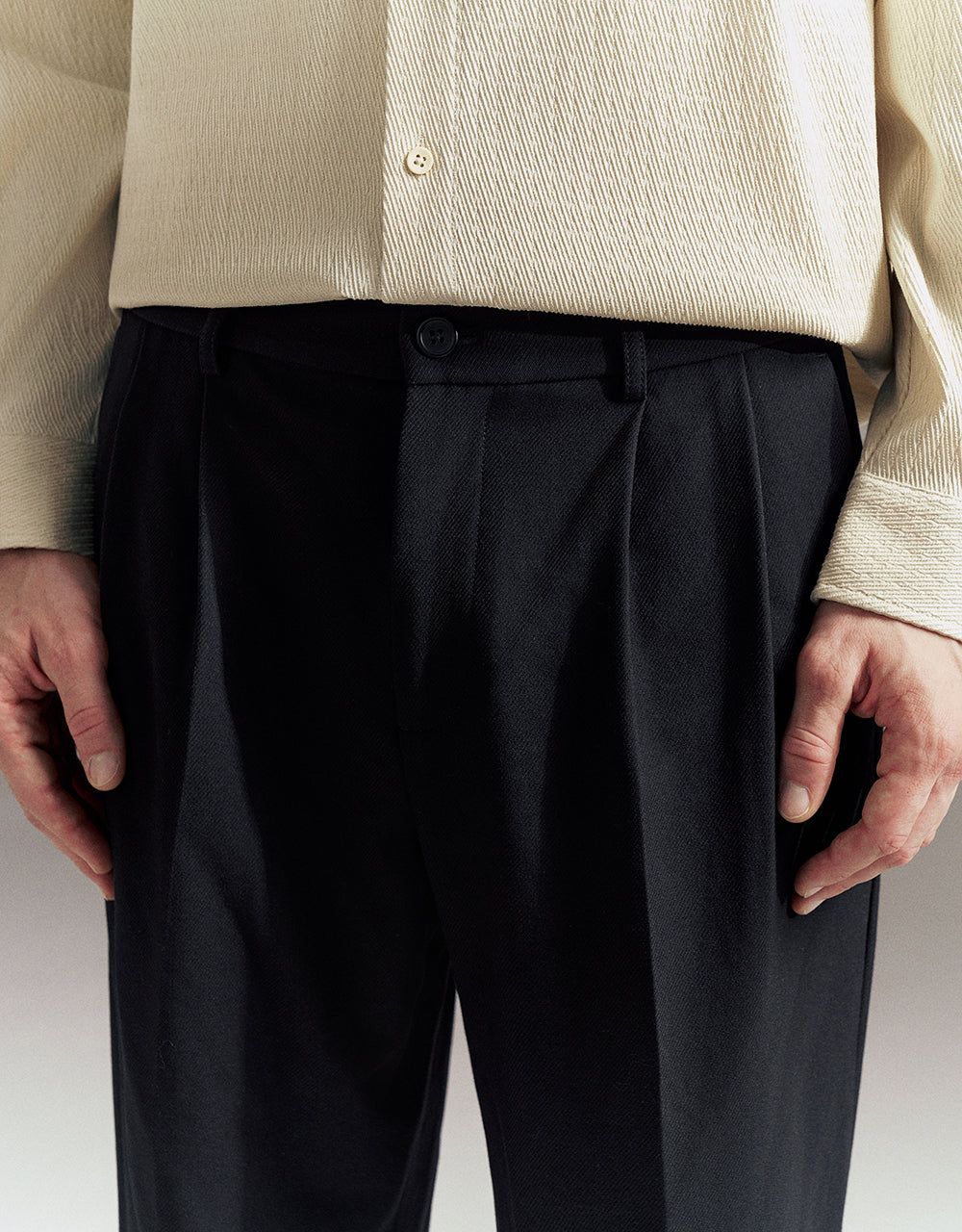 Knitted Carrot Fit Pants sold by Urban Revivo product image thumbnail 5